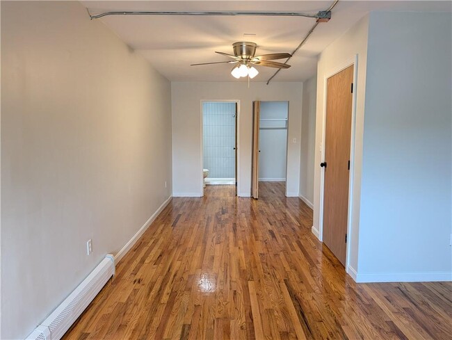 Building Photo - 420 Woodward Rd
