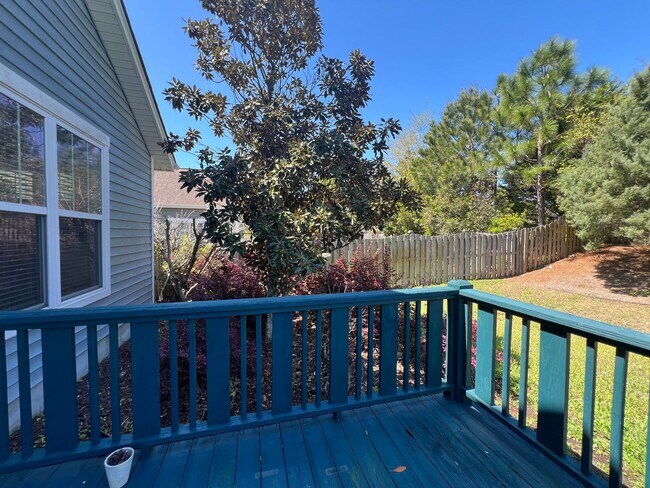 Building Photo - Absolutely Adorable!