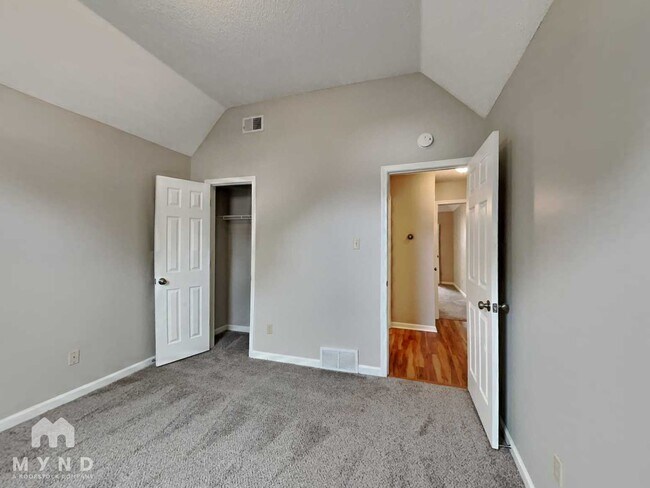 Building Photo - 8123 Country Mill Cove