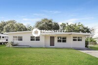 Building Photo - 4 Bedroom Pet-Friendly Home in Titusville, FL with Main Street Renewal