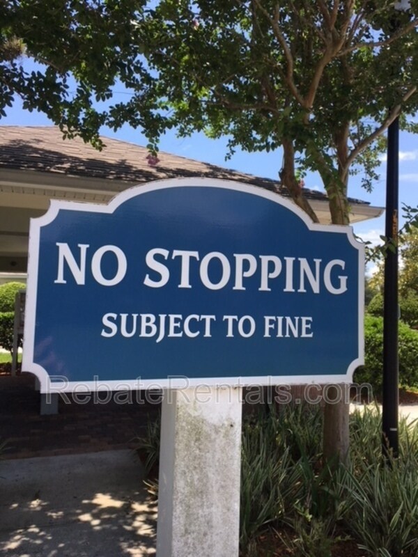 Building Photo - 11141 Castlemain Cir S