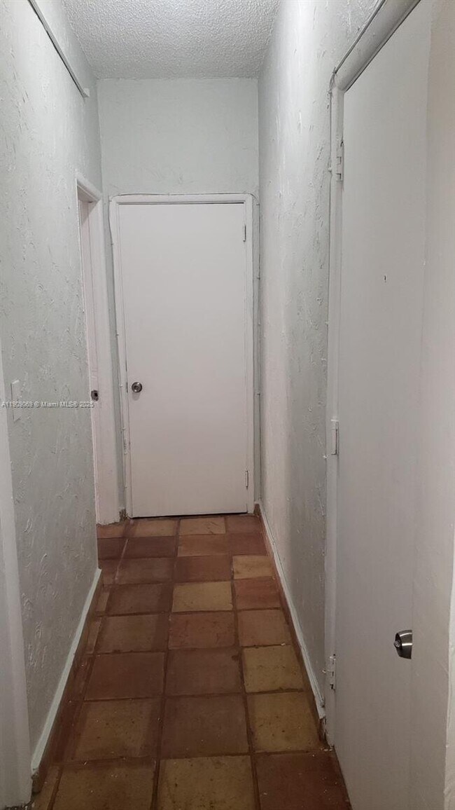 Building Photo - 215 30th St