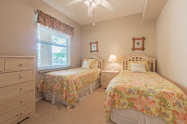 Building Photo - Fully Furnished Seasonal Condo Rental At G...