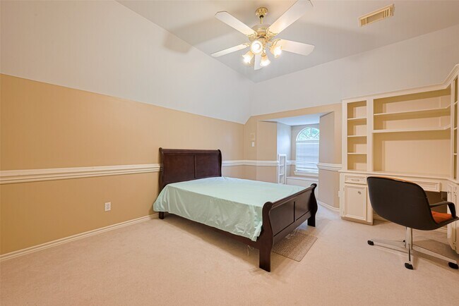 Building Photo - 3665 Maranatha Dr