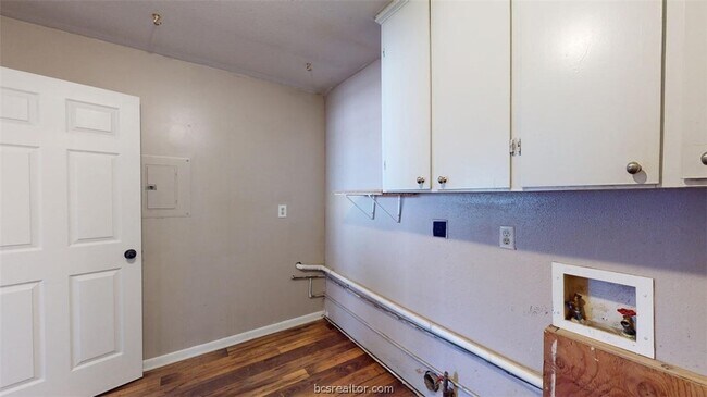 Building Photo - 3004 Longleaf Dr