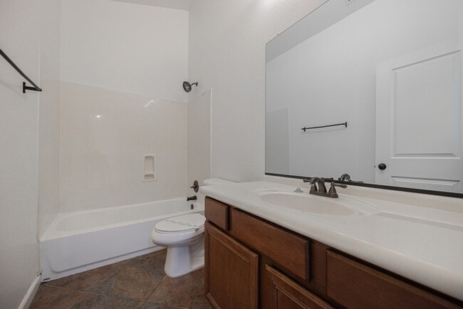 Building Photo - 12746 W Colter St