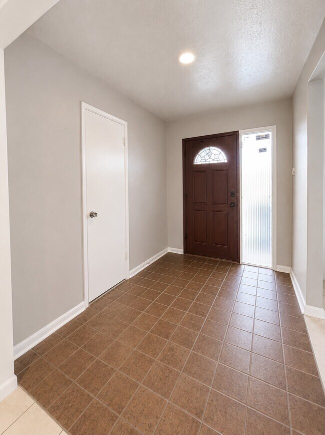 Building Photo - 10603 Silkwood Dr