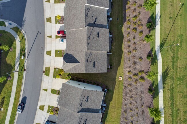 Building Photo - 1136 Commack Dr