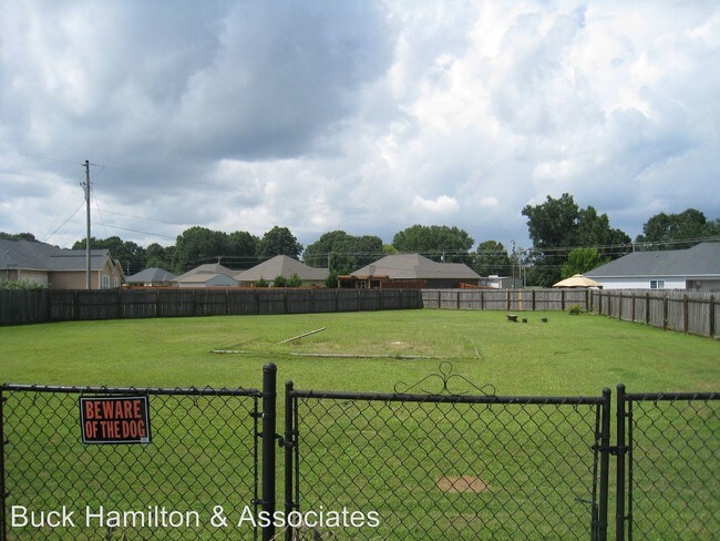Building Photo - 4 br, 2 bath House - 47 Wheatfield Dr.