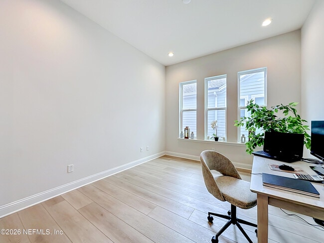 Building Photo - 736 Navigators Rd