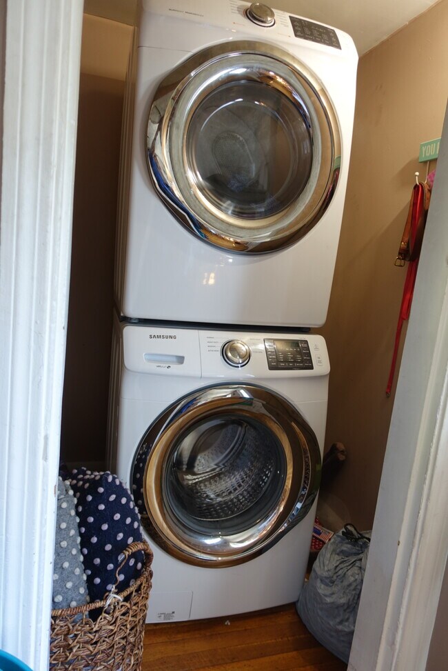 Building Photo - 23 Boston St