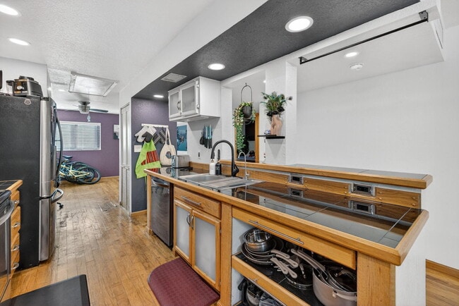 Building Photo - 4491 Crystal Lake Dr