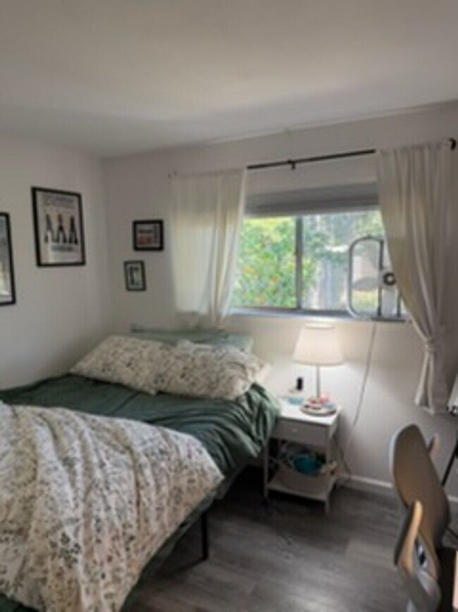 Building Photo - 347 Jeffrey Dr