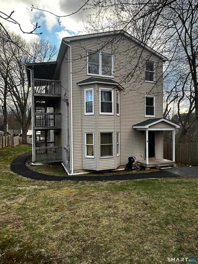 Building Photo - 9 Concord St