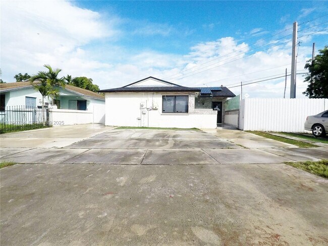 Building Photo - 19823 SW 123rd Pl