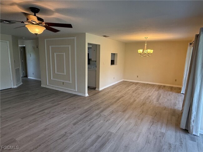 Building Photo - 1699 Golf Club Dr