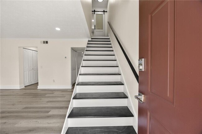 Building Photo - 3298 Abbeywood Dr