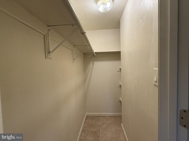 Building Photo - 4937 Americana Dr