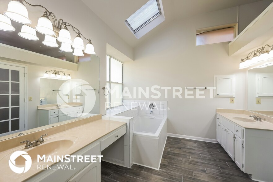 Building Photo - 3732 Hull St