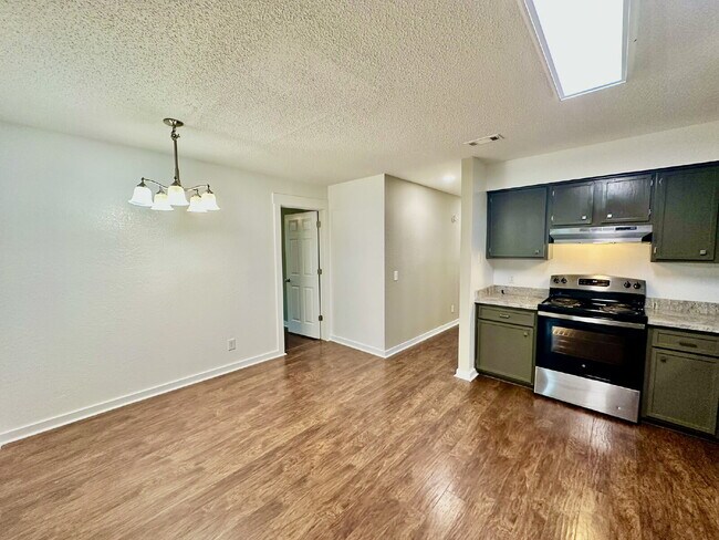 Building Photo - 3513 W Wood St