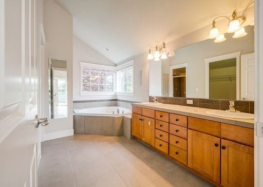 Building Photo - Gorgeous 3-Bedroom Townhome in Madison Val...