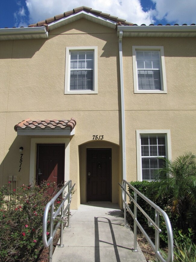 Building Photo - Spacious 3/2 Condo in the Gated Oakwater Community with Single Car Garage!