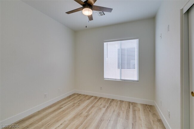 Building Photo - 10959 Pumpkin Ridge Ave