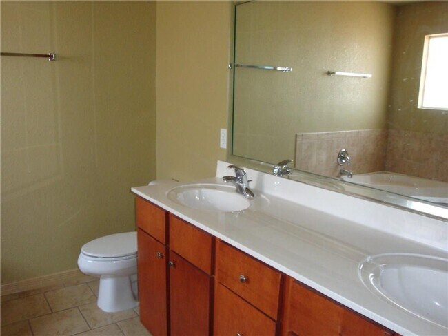 Building Photo - 3808 Tierra Allen Pl