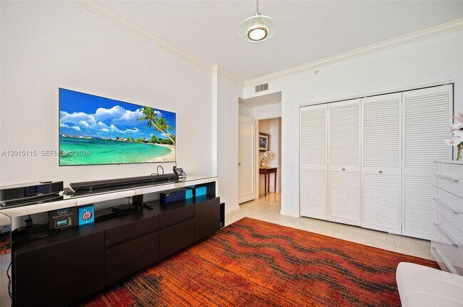 Building Photo - 888 Brickell Key Dr