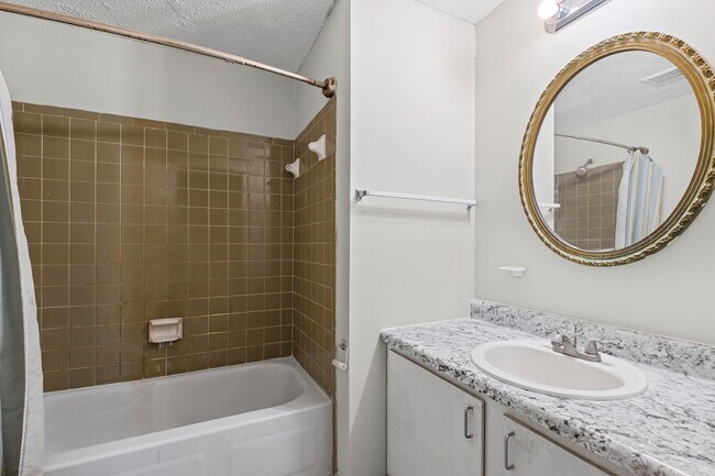 Building Photo - 4185 Willow Park Dr