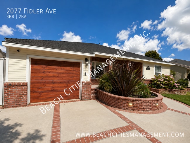 Building Photo - 2077 Fidler Ave