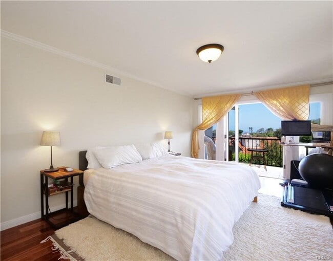 Primary Photo - 345 Palos Verdes Dr W