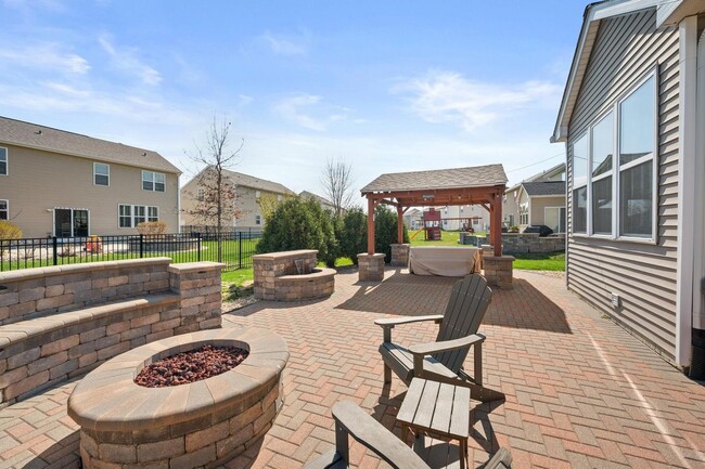 Building Photo - 3720 Honey Locust Dr
