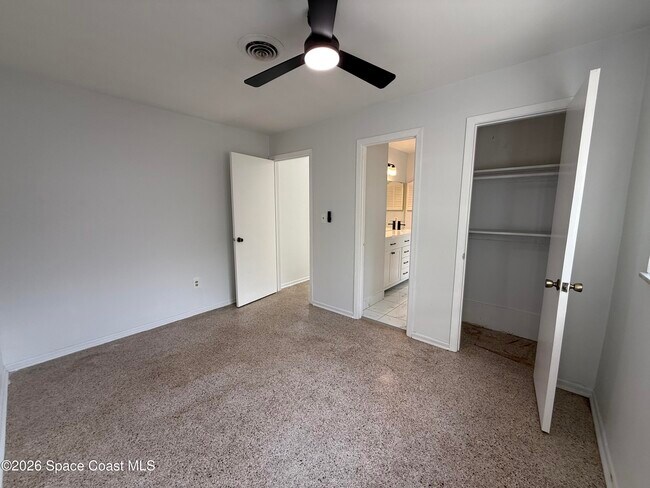 Building Photo - 1412 Overlook Terrace