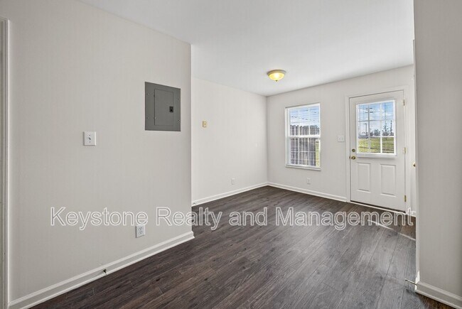 Building Photo - 3300 Royster Ln