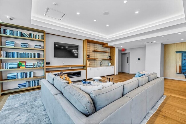 Building Photo - 400 Central Ave