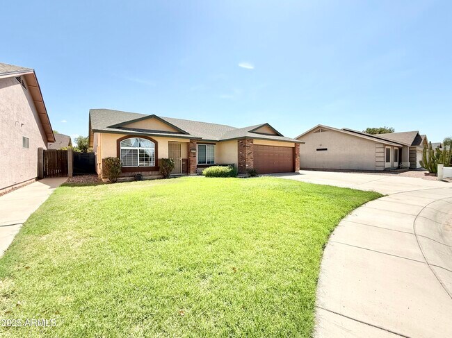 Building Photo - 2321 E Remington Pl