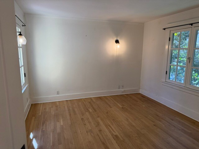 Building Photo - 2046 1/2 N Highland Ave