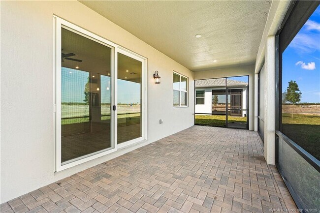 Building Photo - 14135 SW Safi Ter