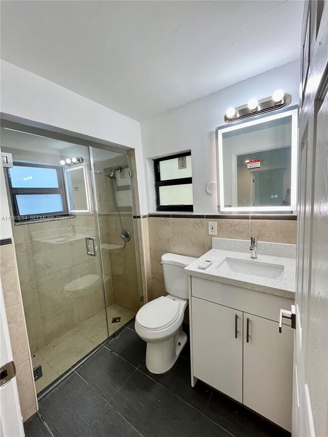 Building Photo - 200 Frow Ave