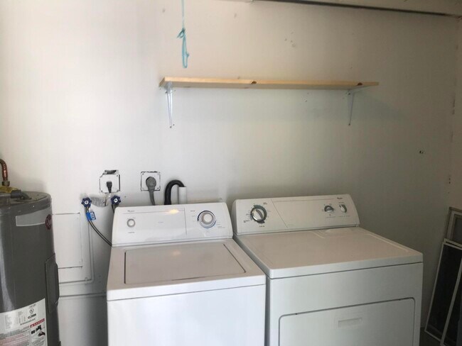 Building Photo - 170 Loquat Tree Dr