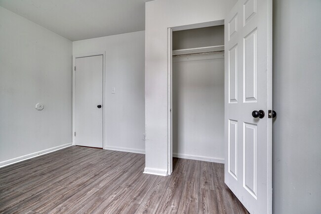 Building Photo - 2324 Callow Ave