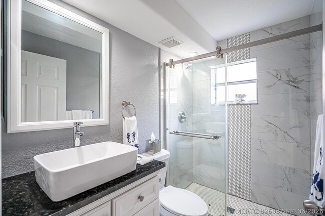 Building Photo - 244 Normandy Ln