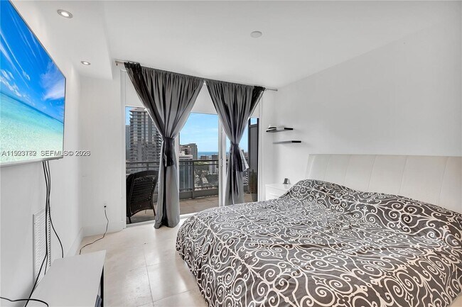 Building Photo - 92 SW 3rd St