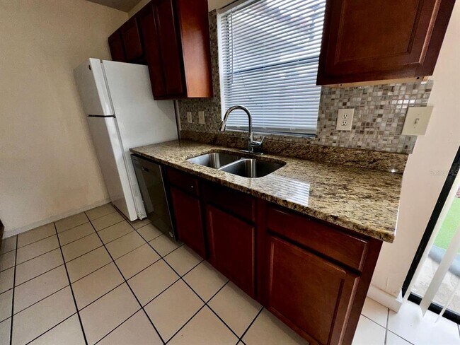 Building Photo - 6246 S Bend Square