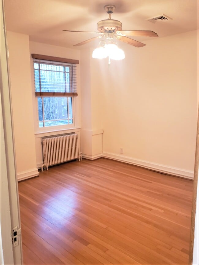 Building Photo - 3829 Calvert St NW