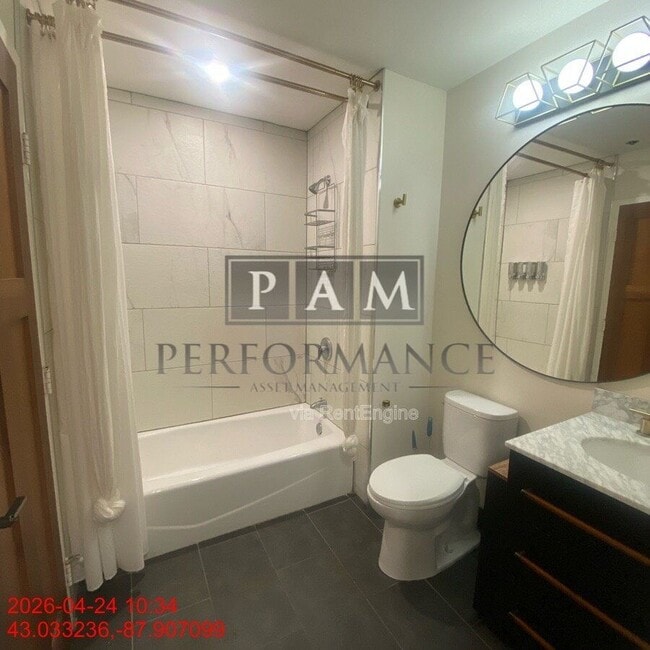 Building Photo - 234 N Broadway