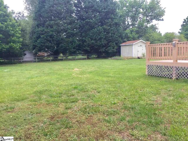 Building Photo - 305 Laurel Tree Ln