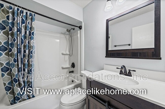 Building Photo - 3310 Iroquois Ln
