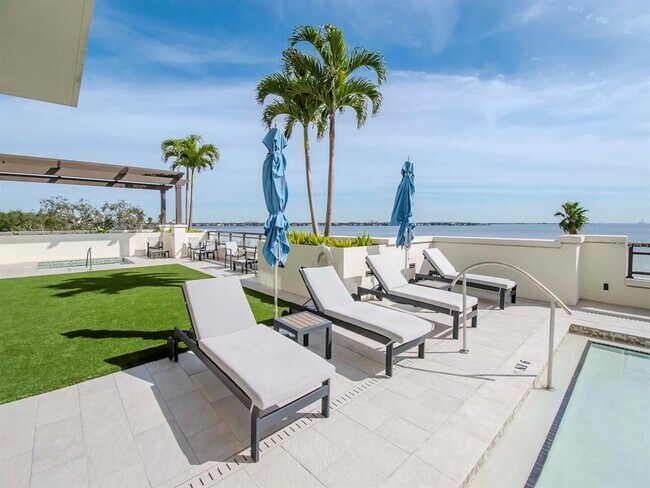 Building Photo - 2103 Bayshore Blvd